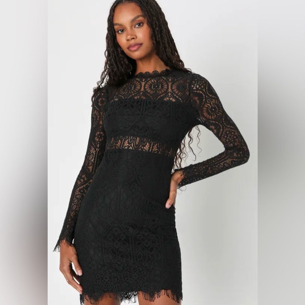 WORN ONCE  - Lulu’s cutout lace dress Size Medium